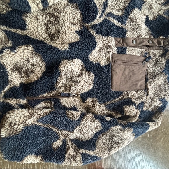 Orvis Brown and Cream Fleece Jacket - Picture 5 of 6